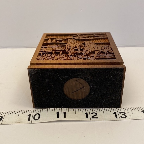 VINTAGE Lasercraft wooden pencil holder laser engraved horse pasture walnut wood - Picture 8 of 12